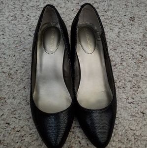 Naturalizer Black Lizard embossed heels